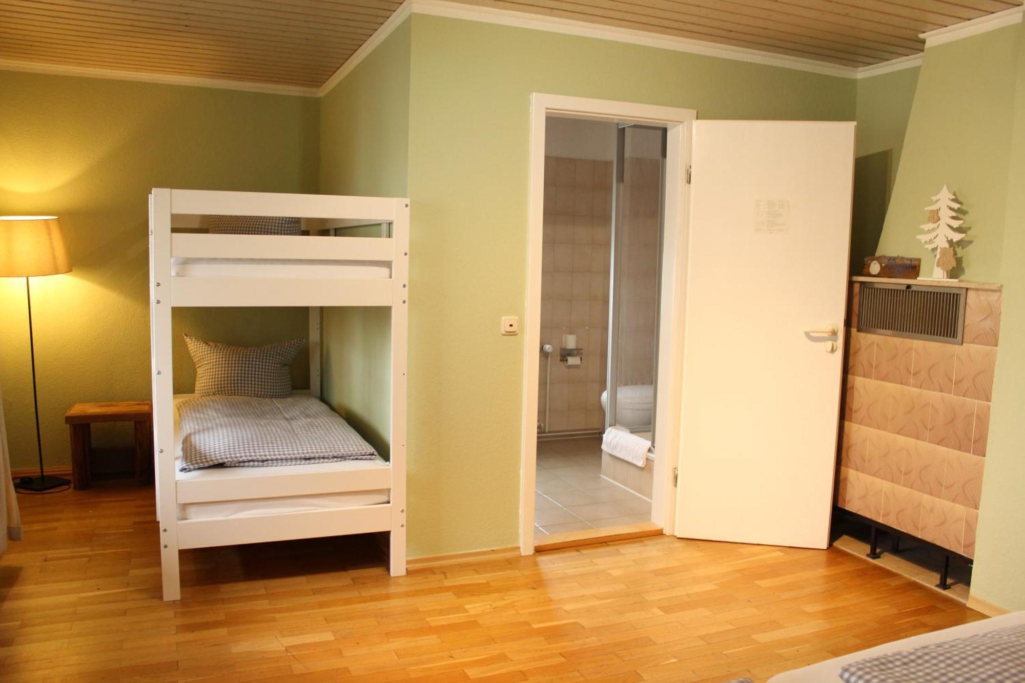 Haus Am Bach - Gemuetliche Pension Allershausen Εξωτερικό φωτογραφία