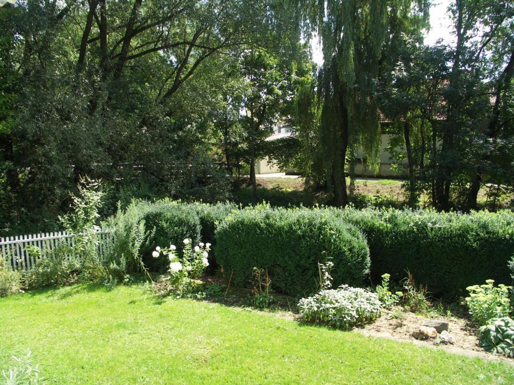 Haus Am Bach - Gemuetliche Pension Allershausen Εξωτερικό φωτογραφία